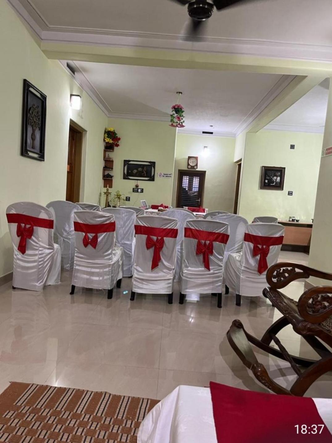 Urban Rose Homestay كانور المظهر الخارجي الصورة
